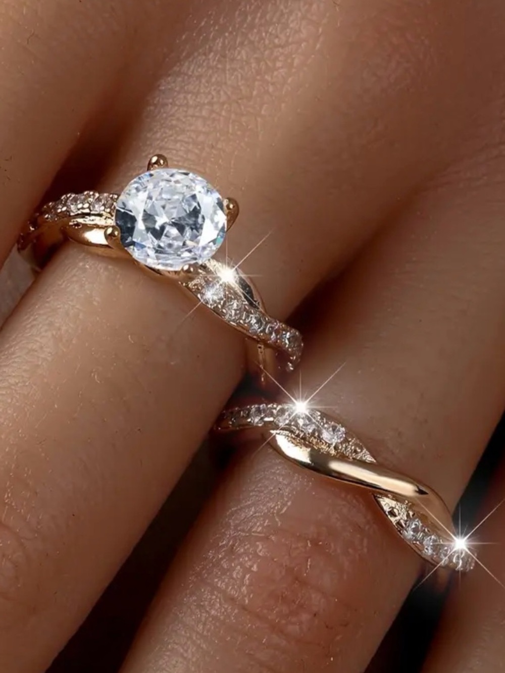 Gold Twist Solitaire Band Ring Set.